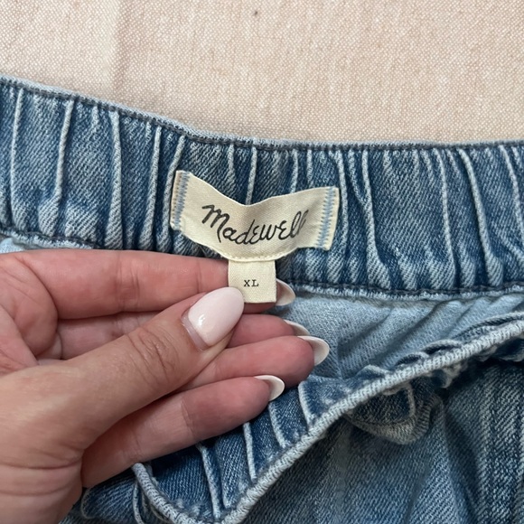Madewell denim shorts with elastic waist - Picture 3 of 4